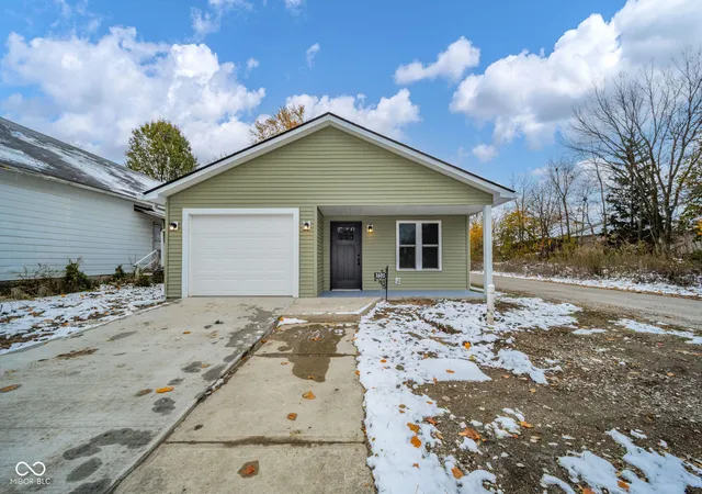 Homes for sale in New Castle, IN | 1601 E Ave, New Castle, IN 47362 | MLS# 22108183