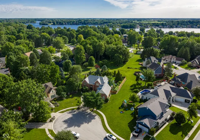 2nd image of 21185 Bayhill Ct, Noblesville, IN 46062 | MLS# 22108222