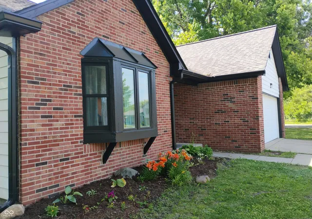 Photo 3 of Single family home for sale at 6706 Oak Lake Dr, Indianapolis, IN 46214 | MLS# 22108227 | Listing updated on 2026-07-04