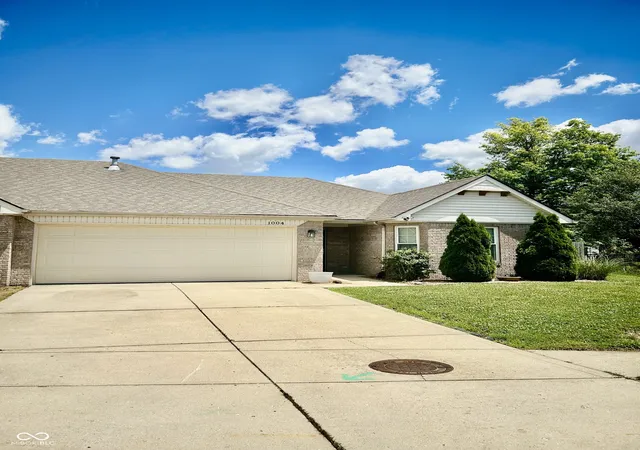 1st image of 1004 Wild Ivy Trl, Franklin, IN 46131 | MLS# 22108255