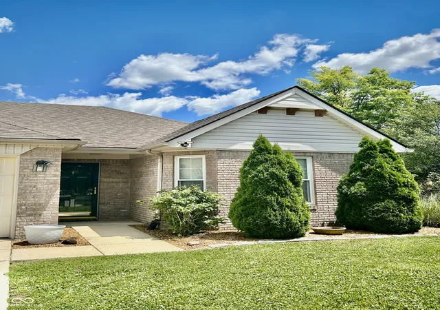 3rd image of 1004 Wild Ivy Trl, Franklin, IN 46131 | MLS# 22108255