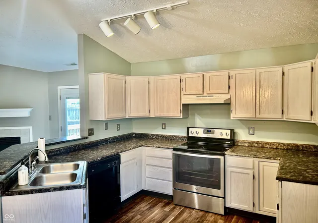5th image of 1004 Wild Ivy Trl, Franklin, IN 46131 | MLS# 22108255