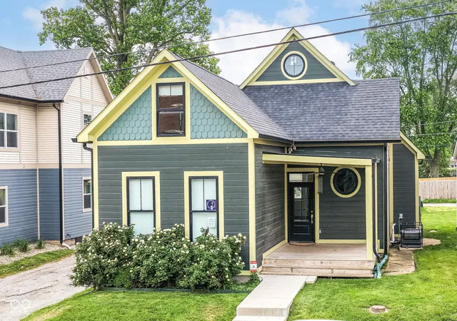 Photo 2 of Sale Pending at 1614 S East St, Indianapolis, IN 46225 | MLS# 22108264 | Listing updated on 2026-10-06