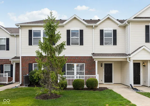 Homes for sale in Fishers, IN | 12175 Bubbling Brook Dr #UNIT 1100, Fishers, IN 46038 | MLS# 22108301