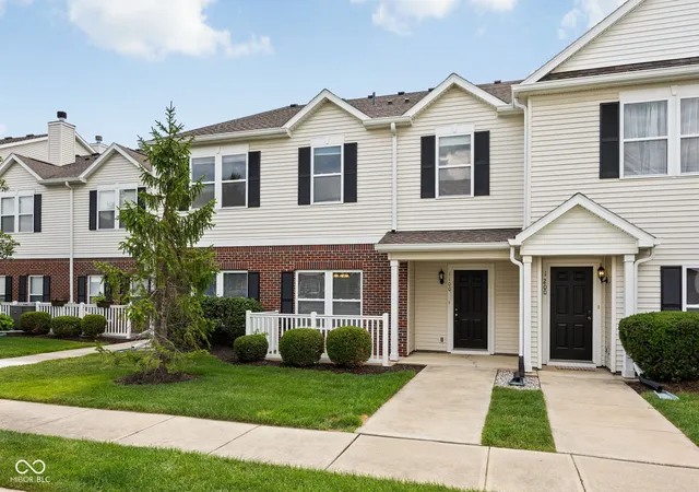 Homes for sale in Fishers, IN | 12175 Bubbling Brook Dr #UNIT 1100, Fishers, IN 46038 | MLS# 22108301