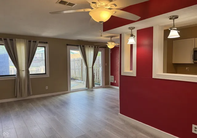 3rd image of 113 Greenwood Trl N, Greenwood, IN 46142 | MLS# 22108336