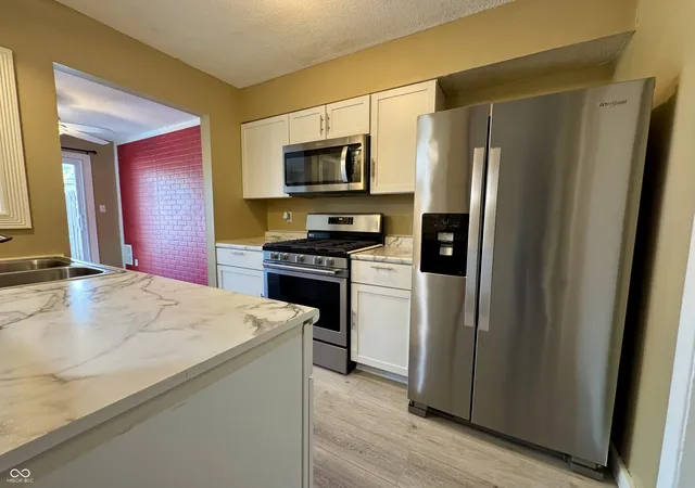 5th image of 113 Greenwood Trl N, Greenwood, IN 46142 | MLS# 22108336