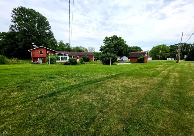 Photo 3 of Sale Pending at 4407 Martin Rd, Richmond, IN 47374 | MLS# 22108350 | Listing updated on 2026-08-17