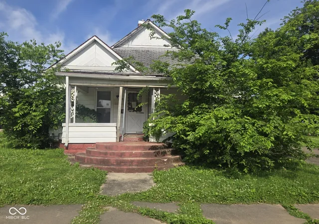 1st image of 138 N 11th St, Clinton, IN 47842 | MLS# 22108384