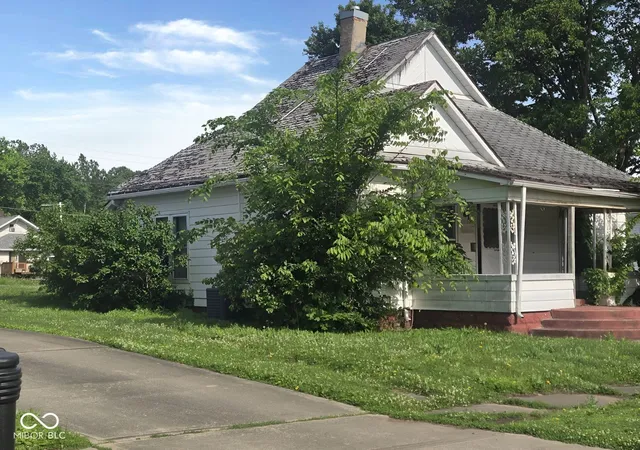2nd image of 138 N 11th St, Clinton, IN 47842 | MLS# 22108384