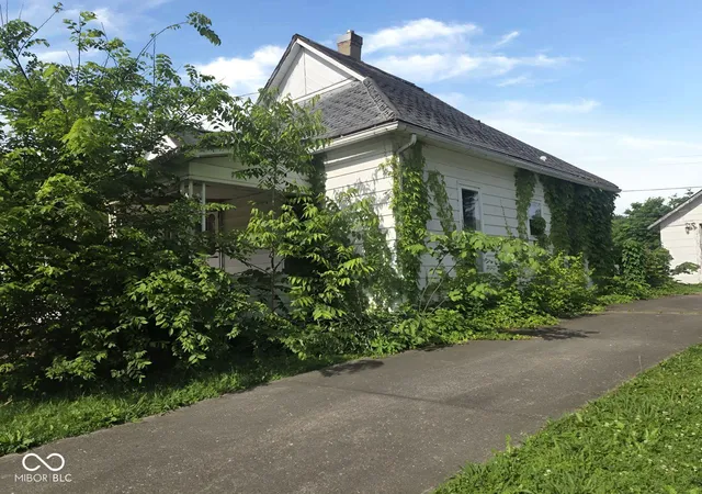 3rd image of 138 N 11Th St, Clinton, IN 47842 | MLS# 22108384