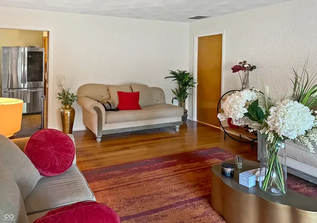 Photo 4 of Single family home for sale at 4338 Westbourne Dr, Indianapolis, IN 46205 | MLS# 22108391 | Listing updated on 2026-10-29