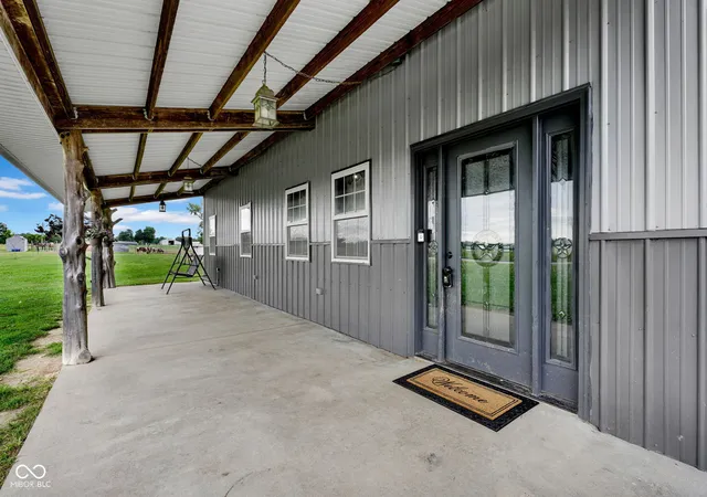Homes for sale in North Vernon, IN | 1975 S County Road 800 W, North Vernon, IN 47265 | MLS# 22108466