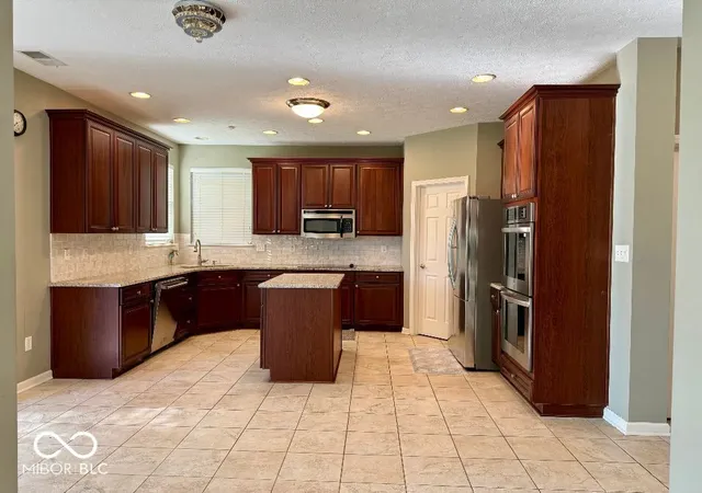 3rd image of 9849 N Anchor Bnd, Mc Cordsville, IN 46055 | MLS# 22108484