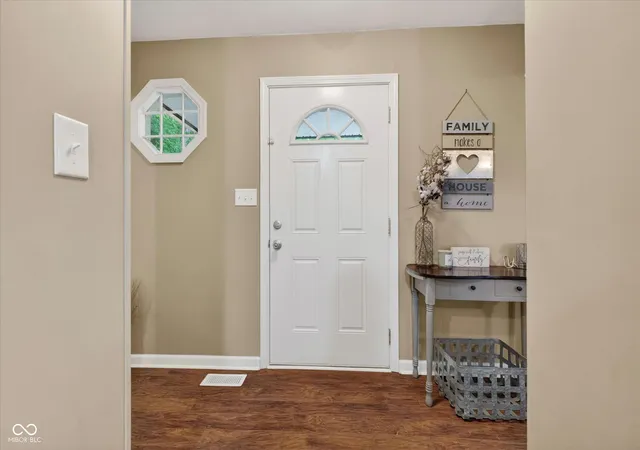 Photo 3 of Sale Pending at 39 Lincoln, Coatesville, IN 46121 | MLS# 22108505 | Listing updated on 2026-08-02