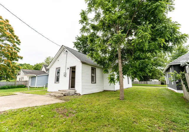 Homes for sale in Anderson, IN | 321 Milton, Anderson, IN 46012 | MLS# 22108526
