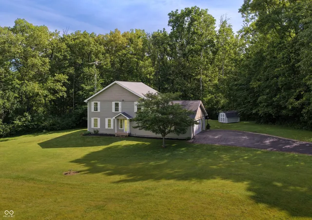 Homes for sale in Hope, IN | 4200 N County Road 1000 E, Hope, IN 47246 | MLS# 22108531