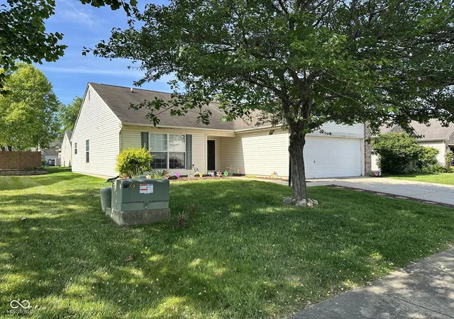 2nd image of 721 Chestnut Ln, Brownsburg, IN 46112 | MLS# 22108548