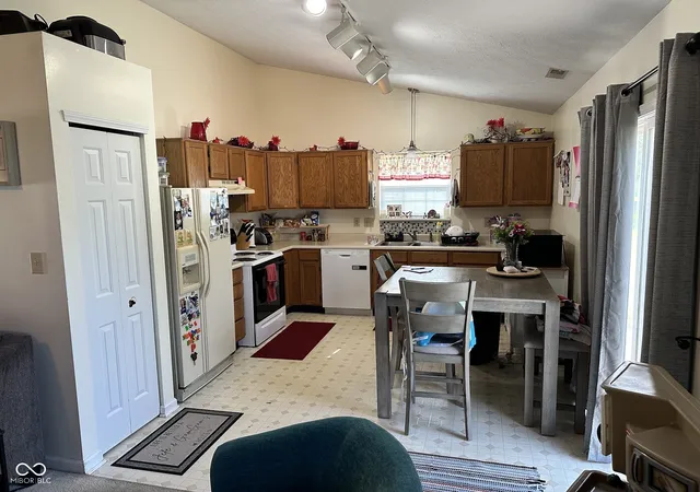 3rd image of 721 Chestnut Ln, Brownsburg, IN 46112 | MLS# 22108548