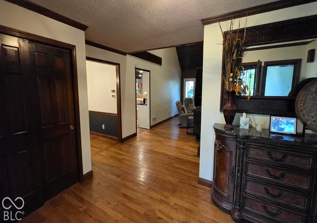 Photo 3 of Single family home for sale at 1914 S Hunters Ridge Ln, Greenwood, IN 46143 | MLS# 22108552 | Listing updated on 2026-09-30