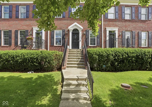 Photo 3 of Condo for sale at 4314 Heyward Pl, Indianapolis, IN 46250 | MLS# 22108554 | Listing updated on 2026-10-09