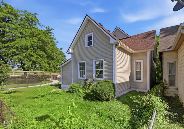 Photo 2 of Single family home for sale at 260 E Beecher St, Indianapolis, IN 46225 | MLS# 22108563 | Listing updated on 2026-09-15