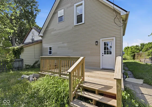 28th image of 260 E Beecher St, Indianapolis, IN 46225 | MLS# 22108563