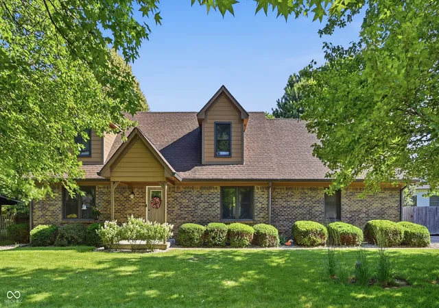 Homes for sale in Fairland, IN | 7608 W Mockingbird Ct, Fairland, IN 46126 | MLS# 22108572