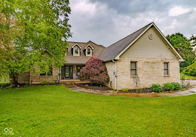 Single family home for sale at 1580 E Garnett Dr, Frankfort, IN 46041 | MLS# 22108580