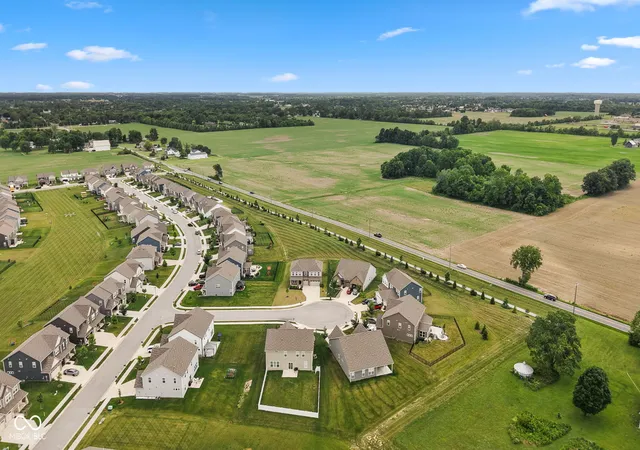 4th image of 4956 S Canton Cir, New Palestine, IN 46163 | MLS# 22108599