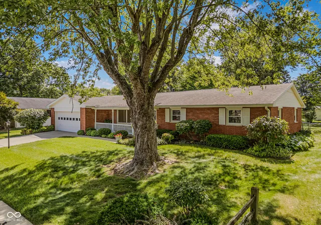 3rd image of 3142 Fairlawn Dr, Columbus, IN 47203 | MLS# 22108679