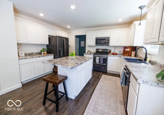 3rd image of 1162 W Thornridge Wy, Spencer, IN 47460 | MLS# 22108696