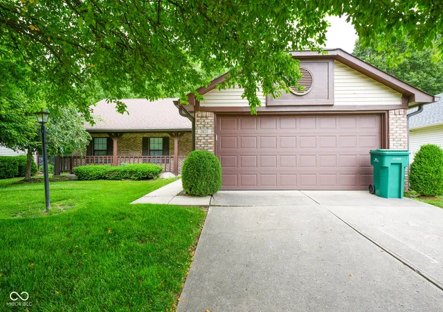 Photo 1 of Single family home for sale at 2823 Singletree Dr, Indianapolis, IN 46234 | MLS# 22108725 | Listing updated on 2026-08-14