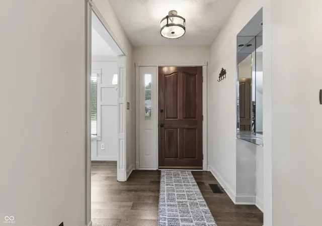 3rd image of 7609 Apothecary Ct, Plainfield, IN 46168 | MLS# 22108727