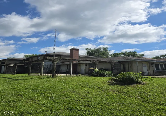 Homes for sale in Anderson, IN | 1324 W 1st St, Anderson, IN 46016 | MLS# 22108730