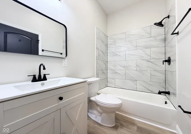 Photo 3 of Sale Pending at 17 E Caven St, Indianapolis, IN 46225 | MLS# 22108739 | Listing updated on 2026-09-23