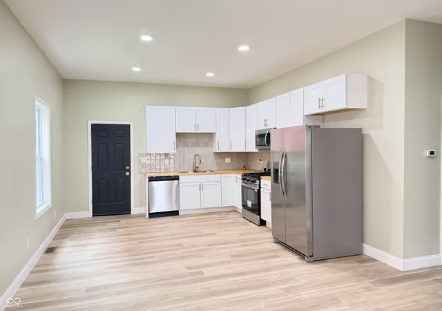 Photo 4 of Sale Pending at 17 E Caven St, Indianapolis, IN 46225 | MLS# 22108739 | Listing updated on 2026-09-23
