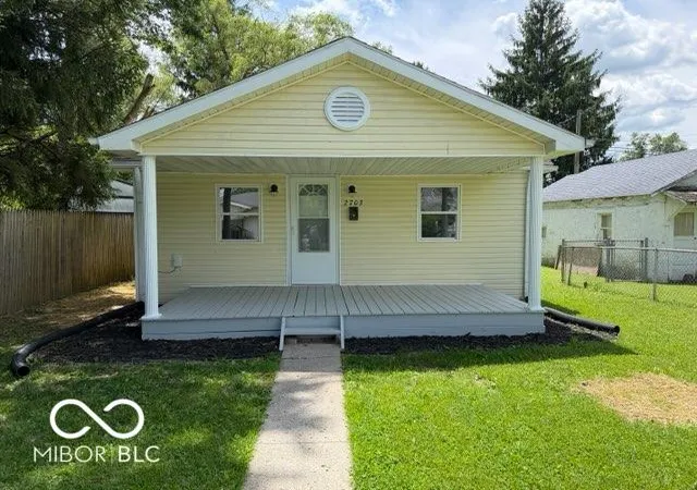 Homes for sale in New Castle, IN | 2703 Spring St, New Castle, IN 47362 | MLS# 22108742
