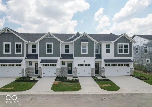 Photo 3 of Sale Pending at 6145 Ml Hl Way #320-401, Mc Cordsville, IN 46055 | MLS# 22108745 | Listing updated on 2026-09-02