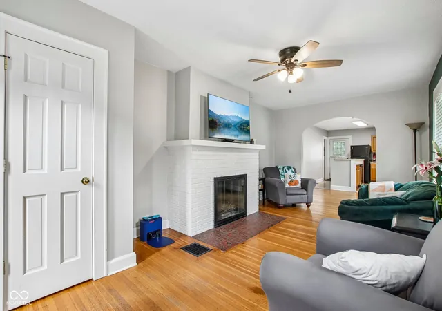 Photo 2 of Single family home for sale at 4833 Hinesley Ave, Indianapolis, IN 46208 | MLS# 22108753 | Listing updated on 2026-08-30