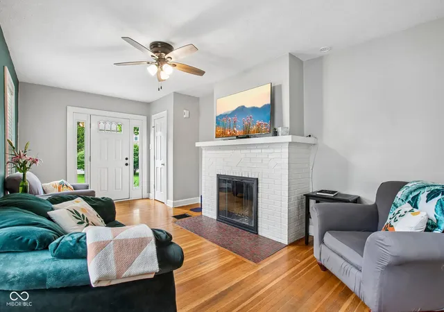 Photo 4 of Single family home for sale at 4833 Hinesley Ave, Indianapolis, IN 46208 | MLS# 22108753 | Listing updated on 2026-08-30