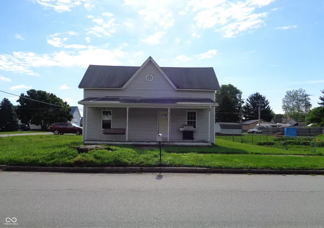 1st image of 400 S Division St, Cayuga, IN 47928 | MLS# 22108755
