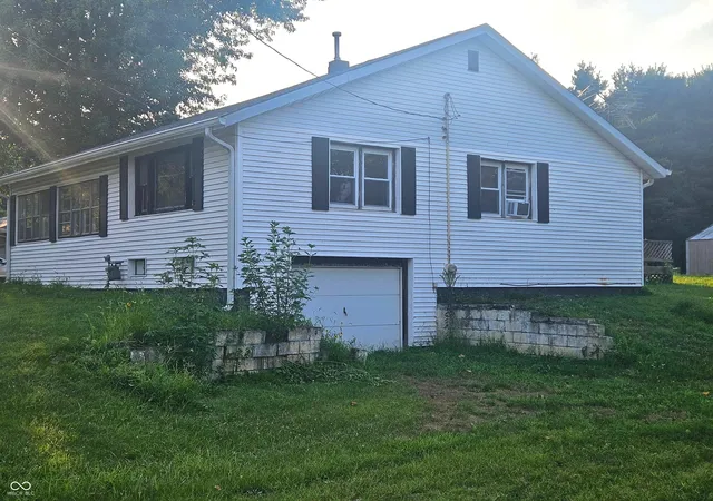 Photo 3 of Single family home for sale at 4106 W 600 South, Shelbyville, IN 46176 | MLS# 22108768 | Listing updated on 2026-10-28