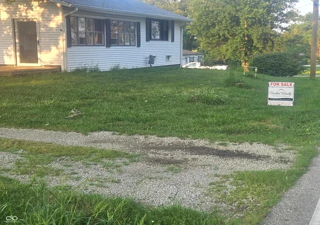 Photo 4 of Single family home for sale at 4106 W 600 South, Shelbyville, IN 46176 | MLS# 22108768 | Listing updated on 2026-10-28