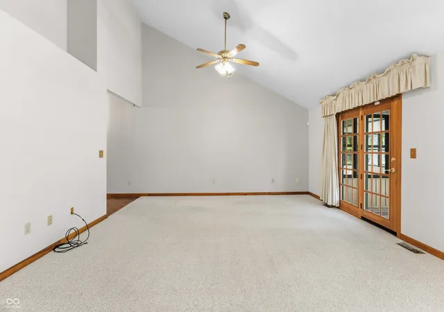 Homes for sale in Columbus, IN | 3773 Greenbriar Dr, Columbus, IN 47203 | MLS# 22108782