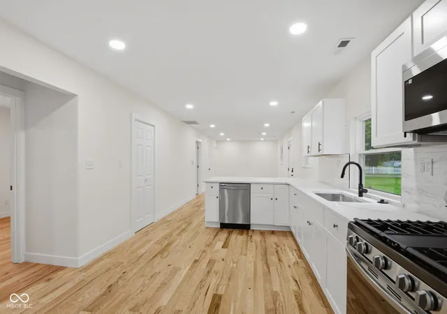 Photo 3 of Sale Pending at 6125 Colonial Ave, Indianapolis, IN 46228 | MLS# 22108792 | Listing updated on 2026-09-01