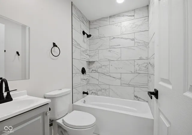 Photo 3 of Sale Pending at 6125 Colonial Ave, Indianapolis, IN 46228 | MLS# 22108792 | Listing updated on 2026-09-01