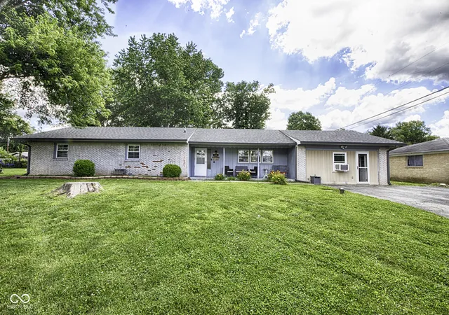 1st image of 609 Carolyne St, Martinsville, IN 46151 | MLS# 22108826