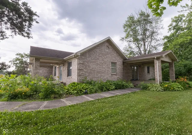 2nd image of 1807 N Elgin St, Muncie, IN 47303 | MLS# 22108831