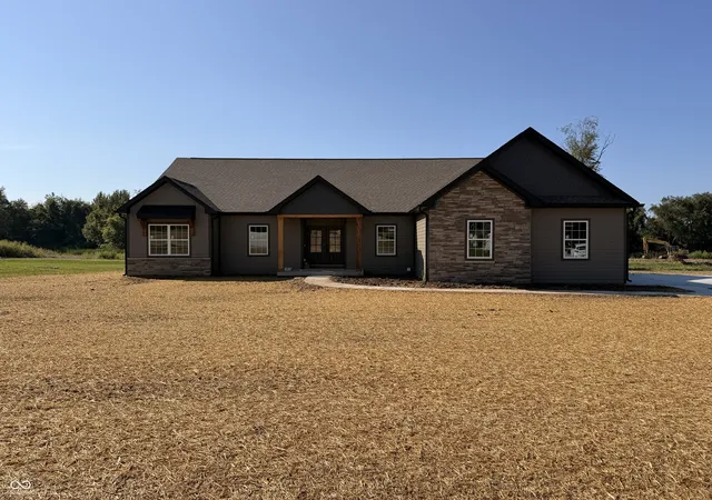 Photo 1 of Single family home for sale at 5 Pine Hills Ct, Crawfordsville, IN 47933 | MLS# 22108834 | Listing updated on 2026-08-31